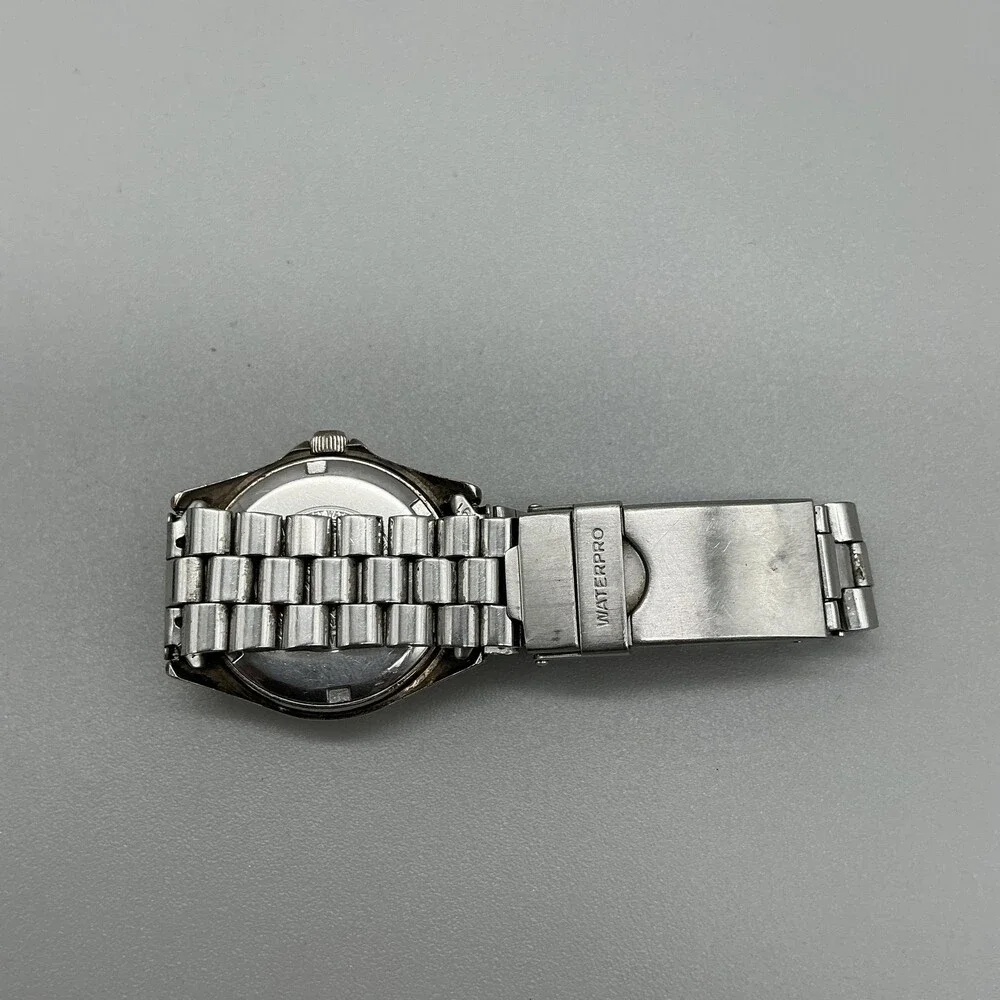 Vintage Guess Waterpro Womens Watch 30mm White Dial Black Bezel New Battery 6